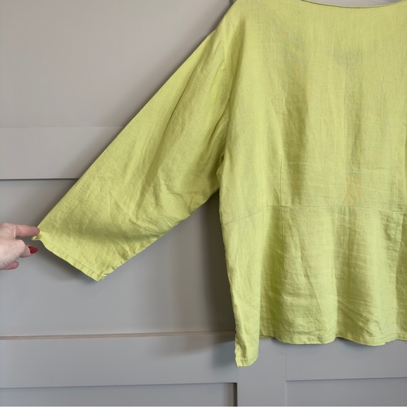 Putumayo 100% Linen Tailored V-Neck Blouse Chartreuse Women’s Size Large - Picture 9 of 11